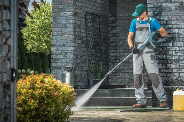 Best Pool Deck Cleaning  in Iron Mountain, MI